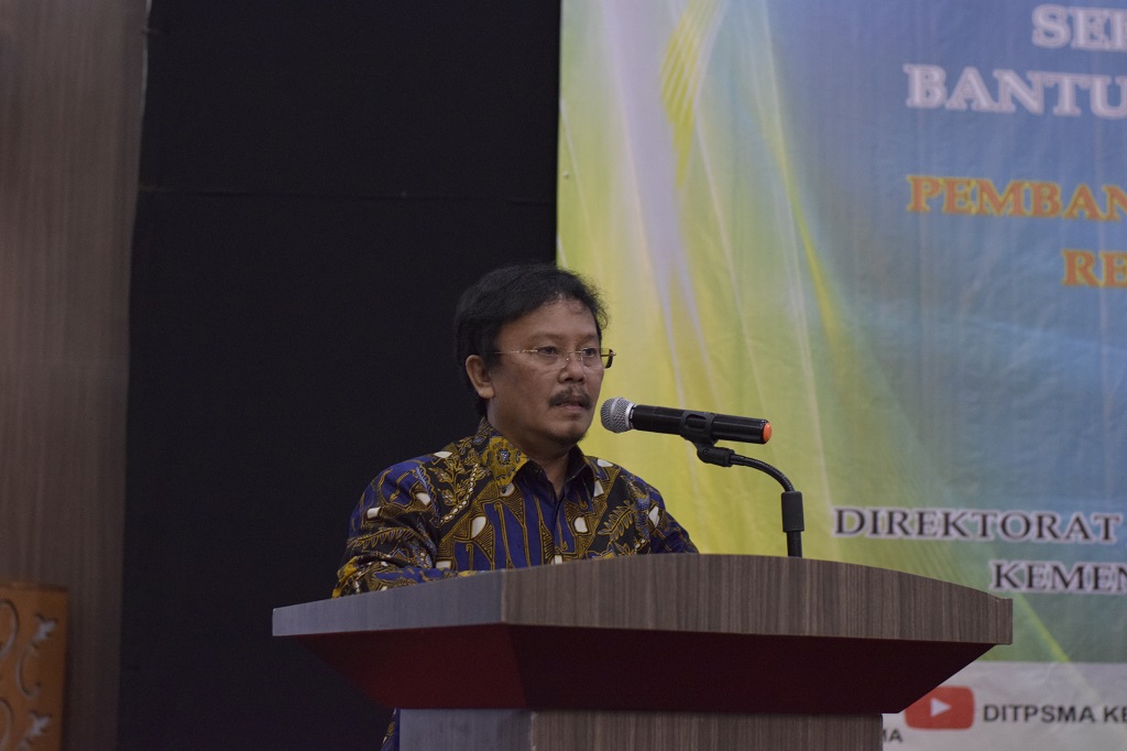 Pendidikan Karakter Sebaiknya dilandasi Kearifan Lokal Pendidikan Karakter Sebaiknya dilandasi Kearifan Lokal