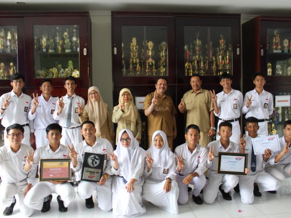 SMAN 2 Borong Juara DBL