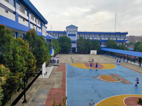 LAPANGAN & AULA