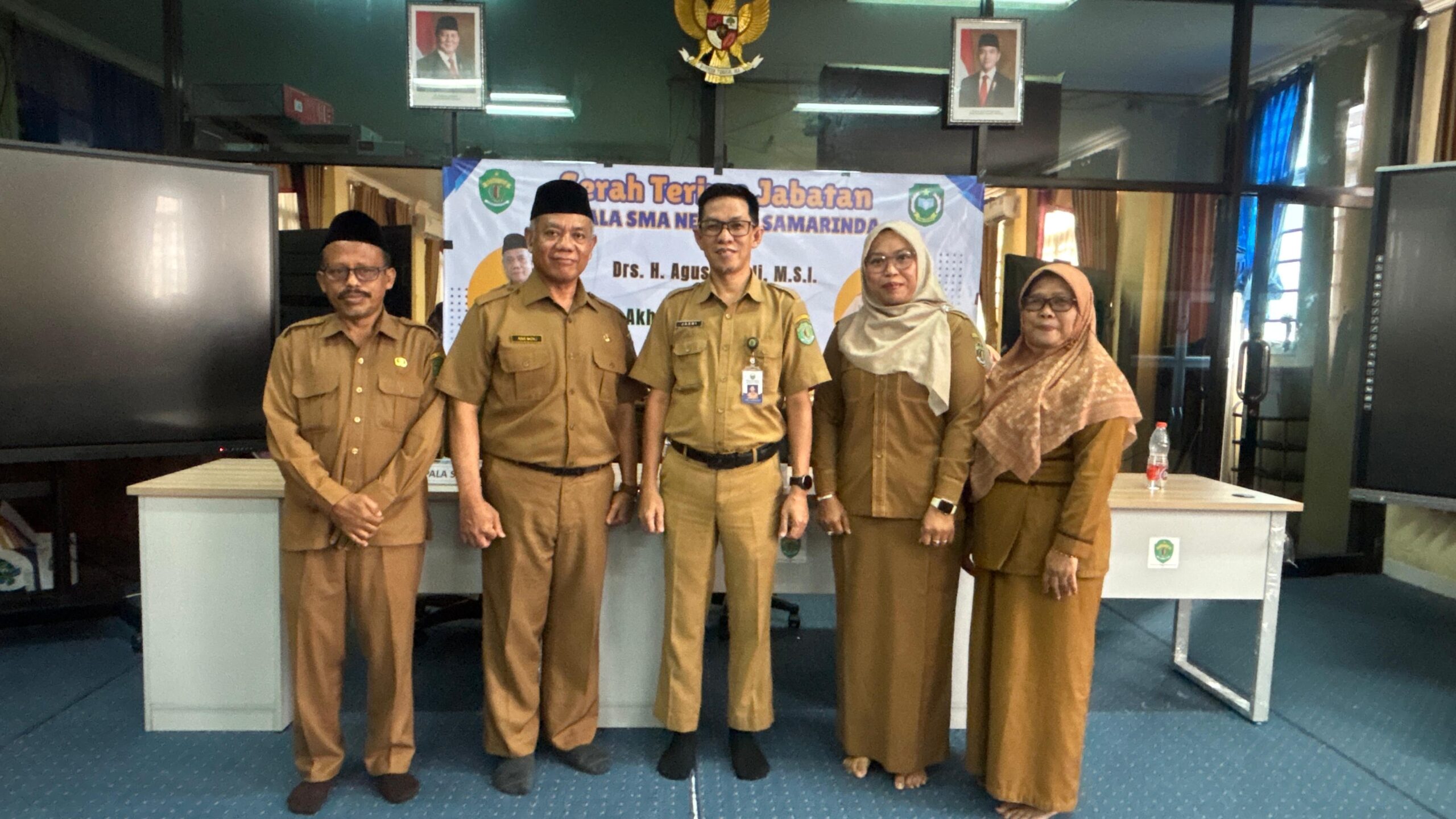 Sertijab Kepala SMA Negeri 2 Samarinda Berlangsung Khidmat, Perkuat Komitmen Mutu Pendidikan