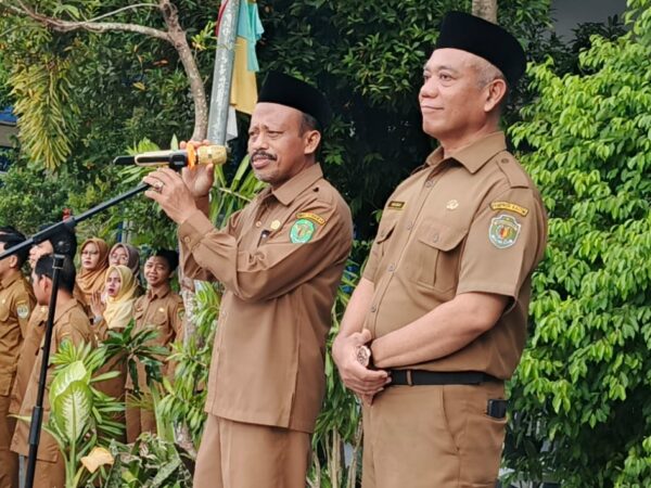 Apel Pisah Sambut Kepala SMA Negeri 2 Samarinda, Haru dan Semangat Baru di Lapangan Upacara