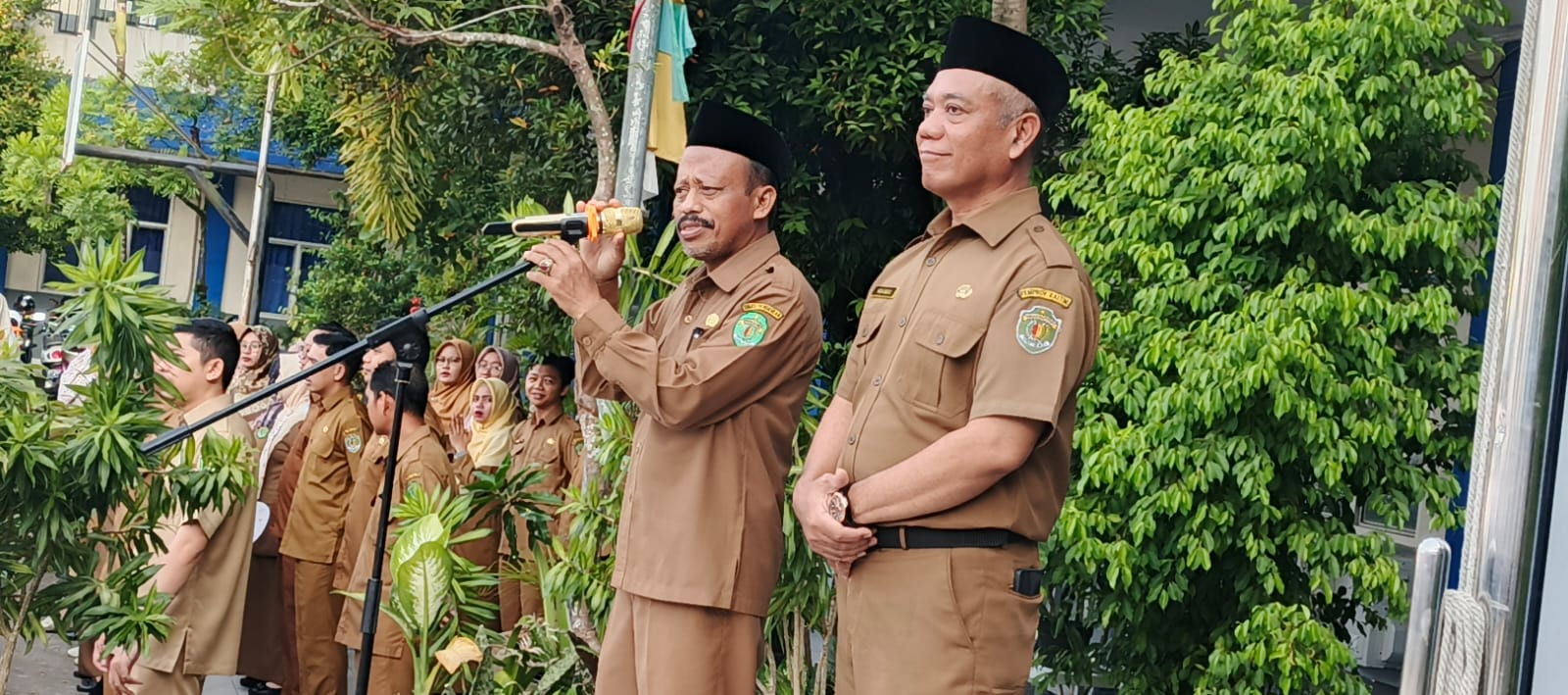 Apel Pisah Sambut Kepala SMA Negeri 2 Samarinda, Haru dan Semangat Baru di Lapangan Upacara